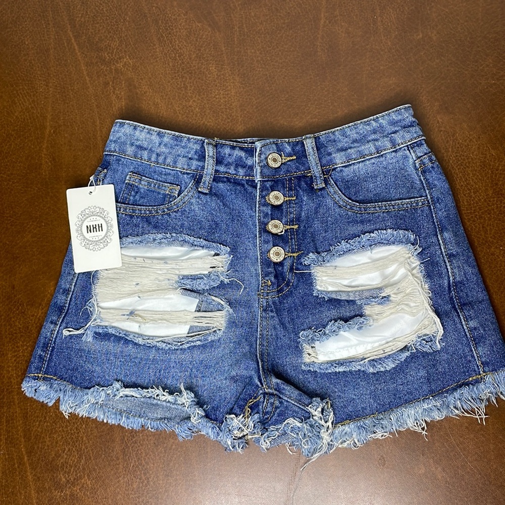 495 - Womans flag print shorts - New - Picture 1 of 5